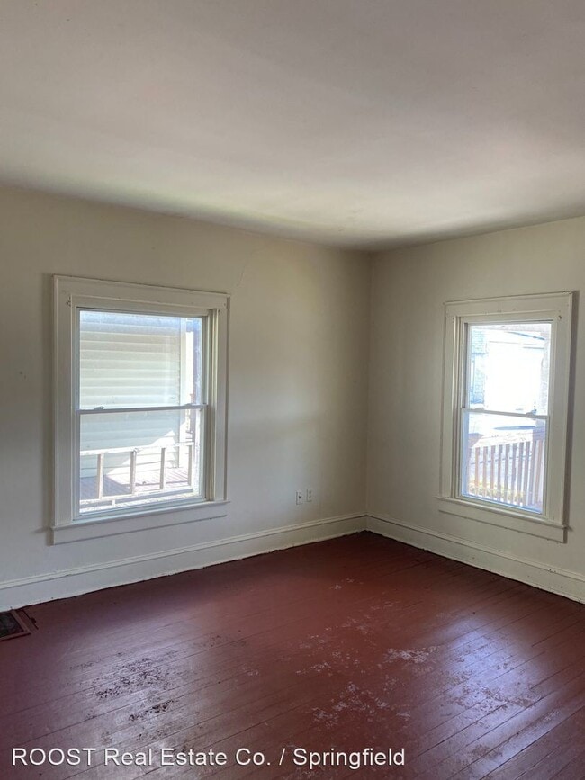 Building Photo - 3 br, 1 bath House - 1620 E. Main Street