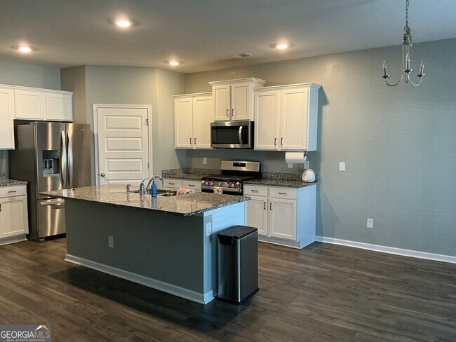 Foto del edificio - 31 Poplar Preserve Blvd