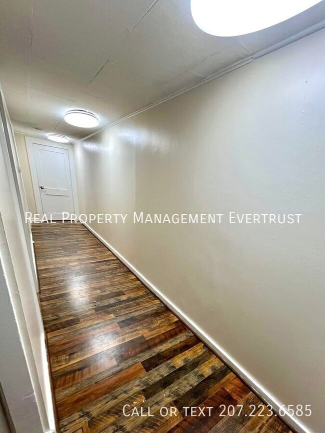 Foto del edificio - 100 Main St