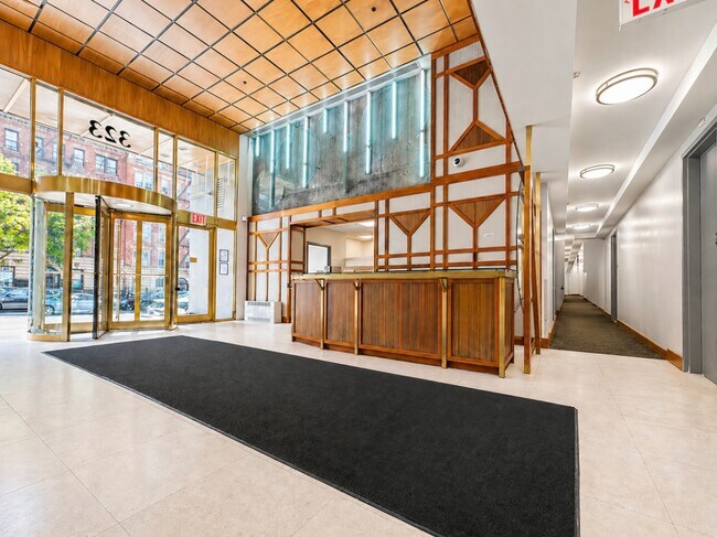 Foto del edificio - 323 W 96th St