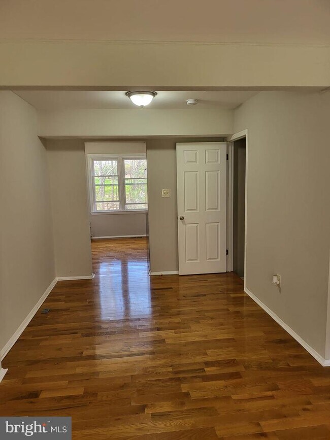 Building Photo - 2809 Chablis Cir