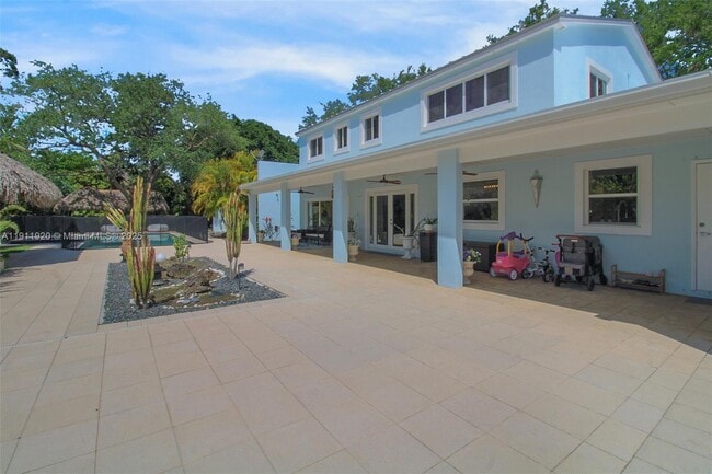 Building Photo - 6900 SW 104th St