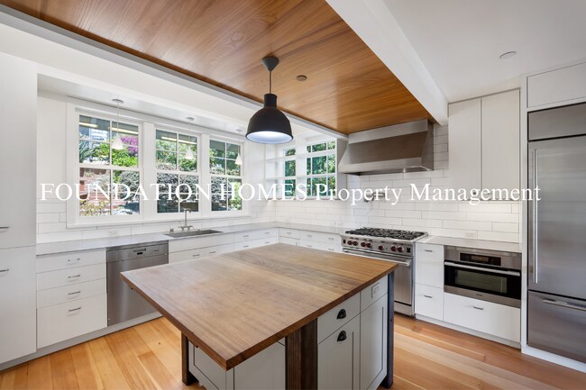Foto del edificio - Stunning 4BD/2.5BA Boyle Park Home!  Solar...