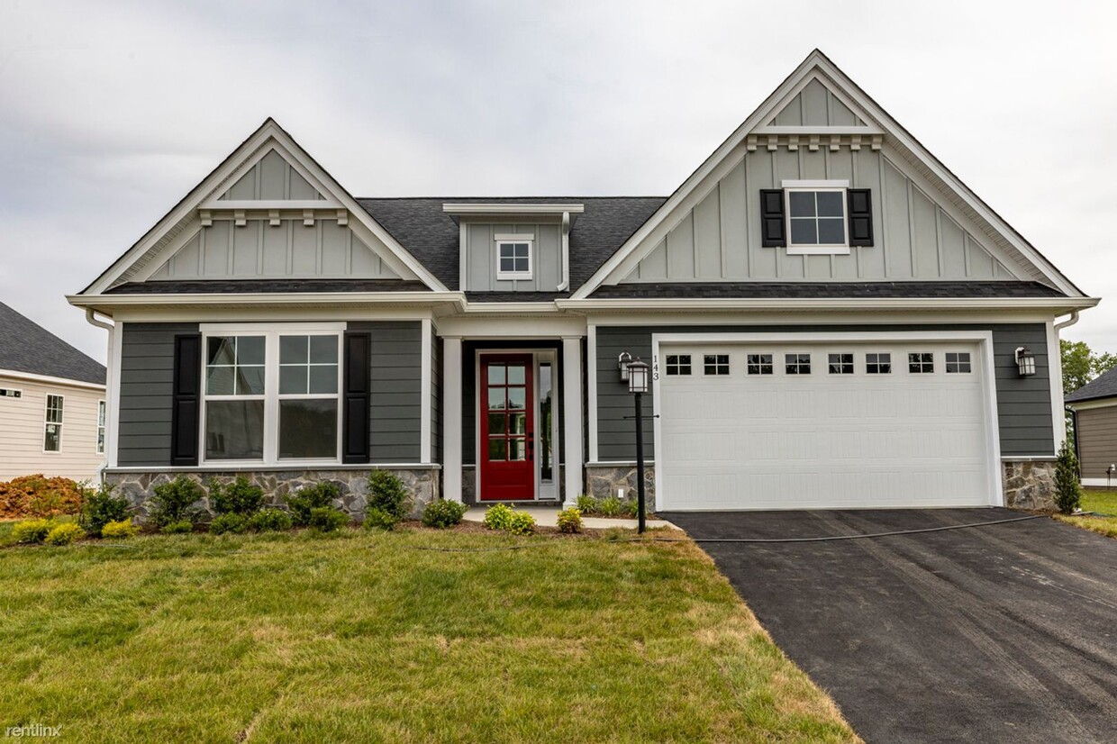 Foto principal - 3 br, 2 bath House - 143 Red Pine Drive
