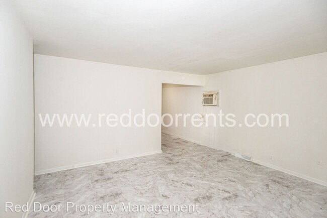 Building Photo - 4 br, 2 bath House - 3534 North Richardt Ave