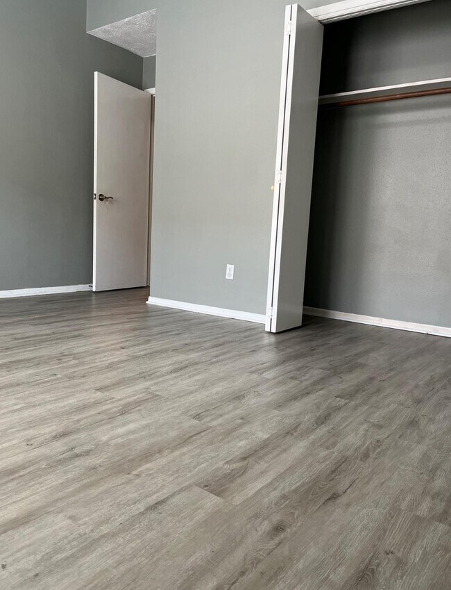 Foto del edificio - 10909 Glenwolde Dr