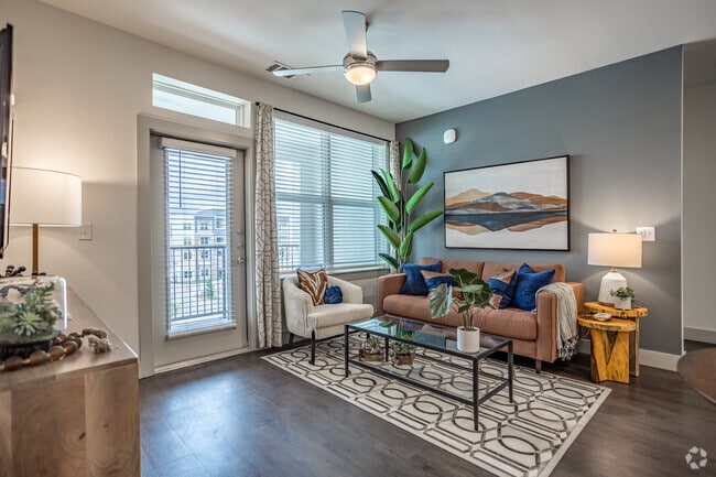 B2 ALT - Living Area - The Quinn on Thirty