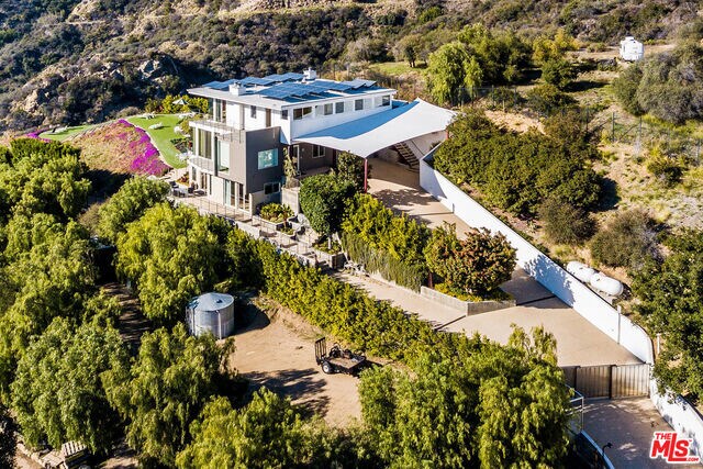 Building Photo - 2915 Tuna Canyon Rd