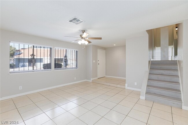 Building Photo - 2523 Paradise Village Way