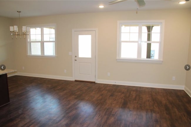 Foto del edificio - Modern 3BR/3.5BA Townhome Near Auburn Univ...