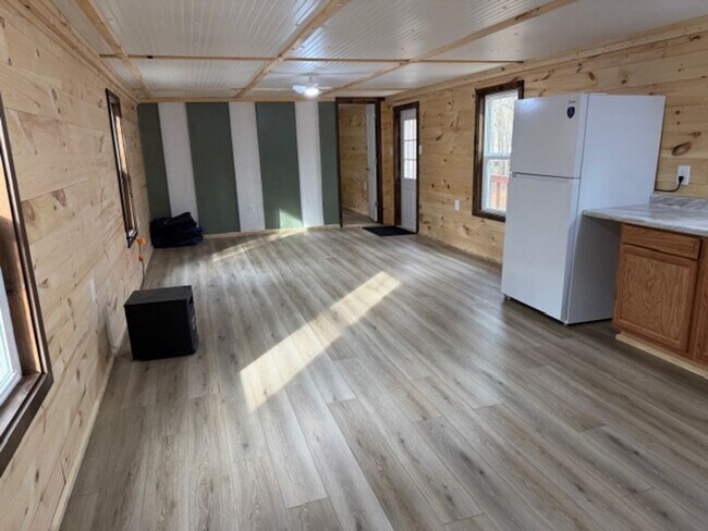 Foto del edificio - Fully Renovated 2BR Home on Private Lot – No HOA! Country living