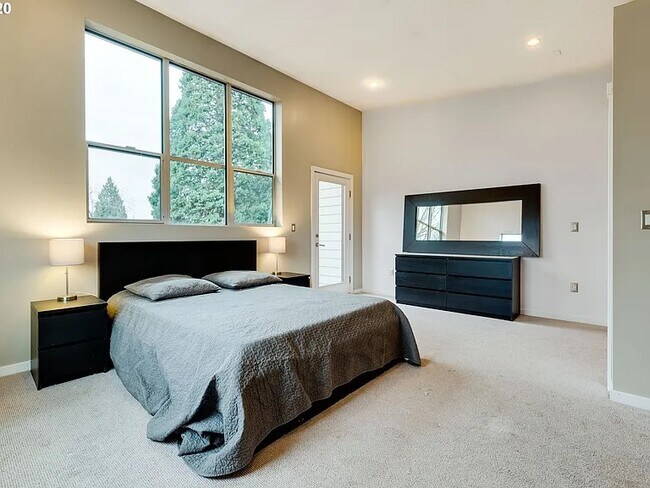 Foto del edificio - 38 NE Going St