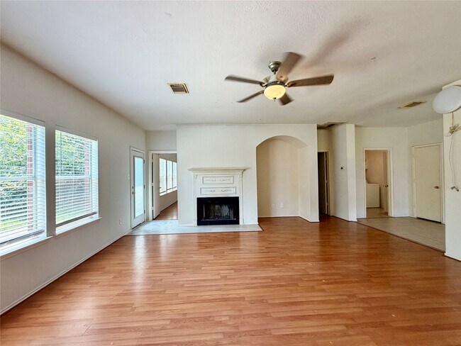 Foto del edificio - 2305 Ames St