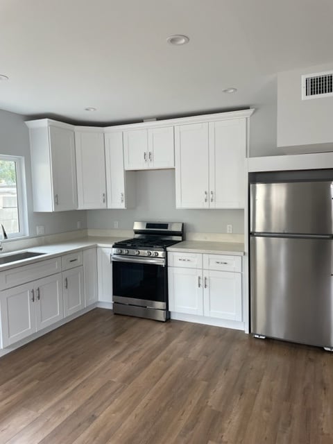 kitchen - 436 N Shelton St
