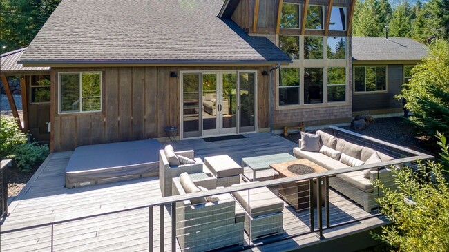 Building Photo - Gorgeous Furnished Home with Mountain Views!