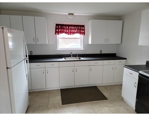 Building Photo - 73 White Pond Rd