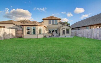 Building Photo - 16430 Williamstown Dr