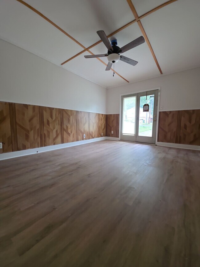 Foto del edificio - 2613 Skyline Dr NW