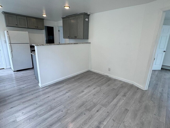 Foto del edificio - 77 Cottage St