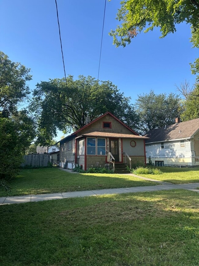 Building Photo - 1514 4th Ave N