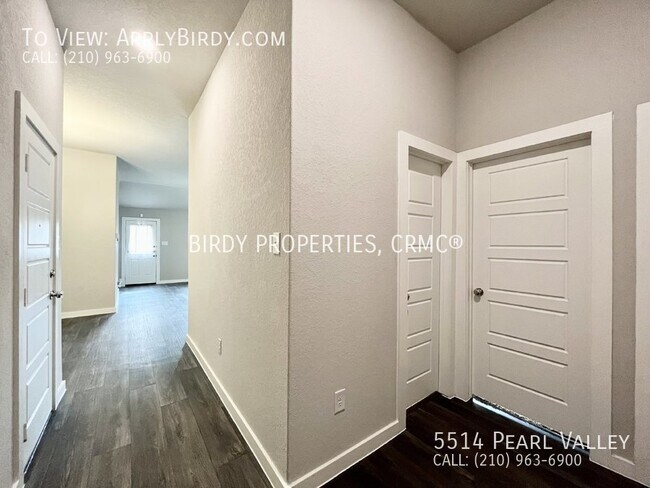 Foto del edificio - **3 Bed, 2 Bath Home Located in South San ...