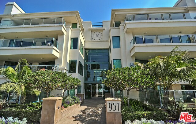 Foto del edificio - 951 Ocean Ave
