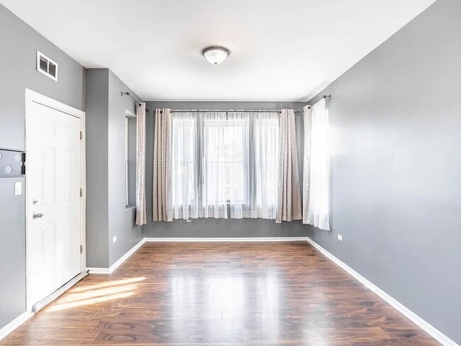 Photo - 6630 S Washtenaw Ave. (Chicago, IL) Apartment