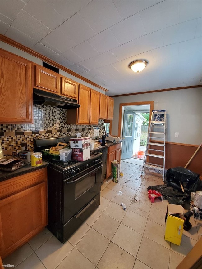 Building Photo - 3 br, 2 bath House - 21 Dodge Ave