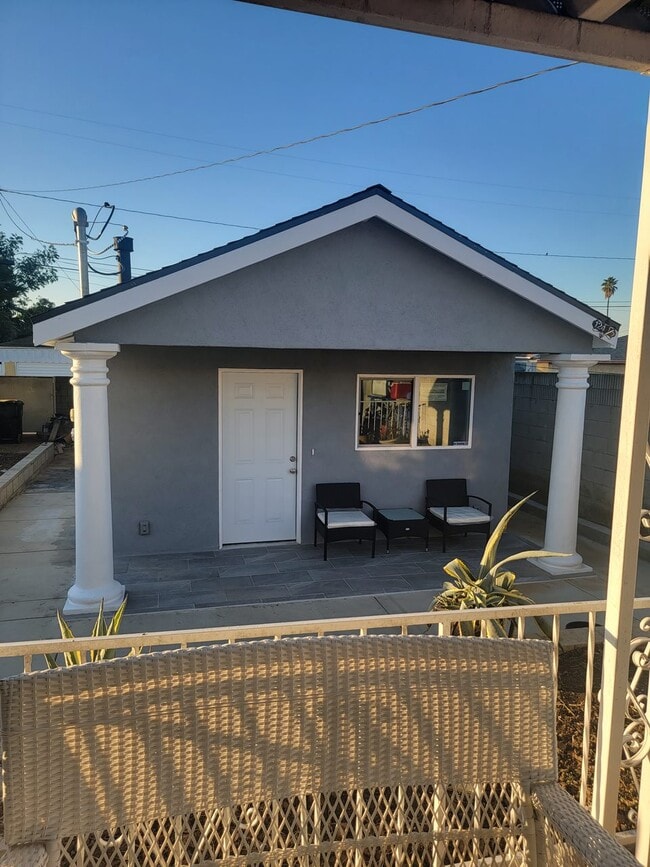 Front patio - 124 E 135th St