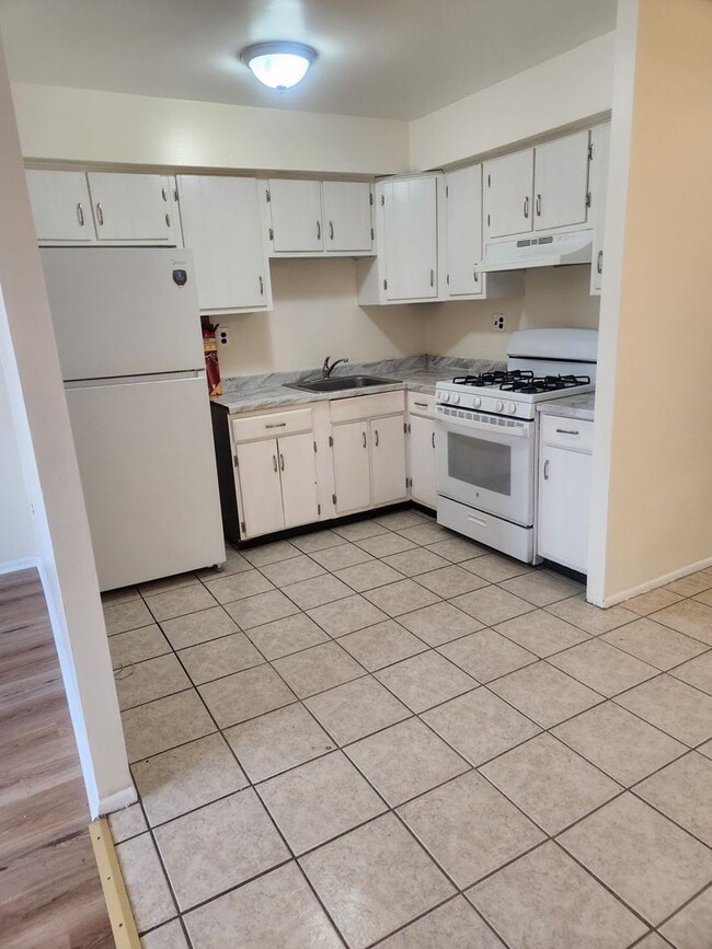 Building Photo - 4320HOWELL UNIT A &amp; B