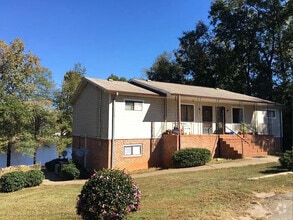 Building Photo - 203-219 Hammond Cir