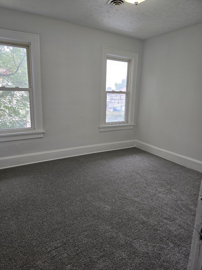 Building Photo - 1812 Minerva Ct NW