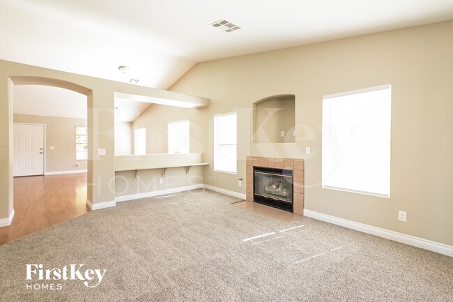 Foto del edificio - 811 Mesa Pine Ct