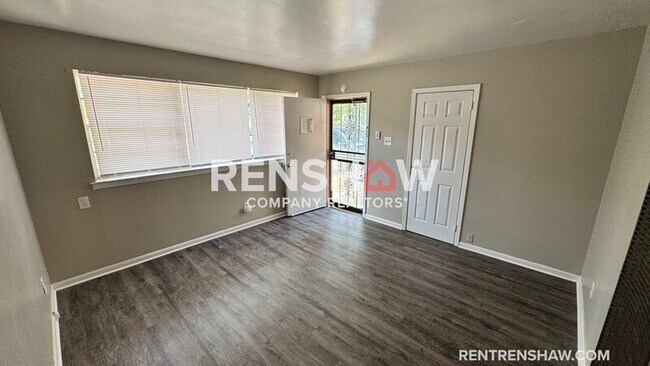 Foto del edificio - 1072 S Willett St