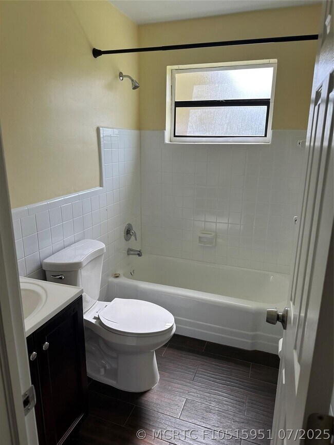 Foto del edificio - 6231 NW 13th St