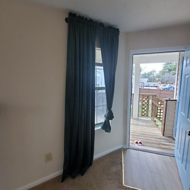 Foto del edificio - 2 Bedroom, 2 Bath Condo in Virginia Beach