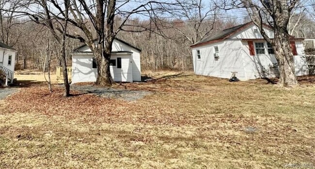 Foto del edificio - 1 Royal Acres Dr