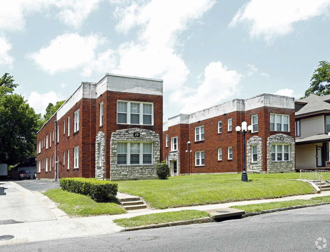 Primary Photo - 19 S Tucker St