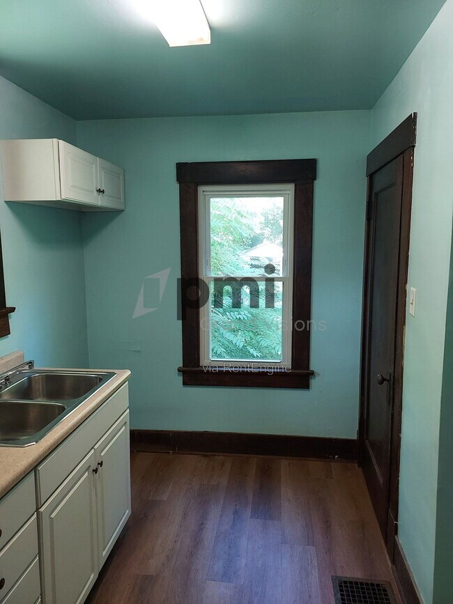 Foto del edificio - 853 N College St