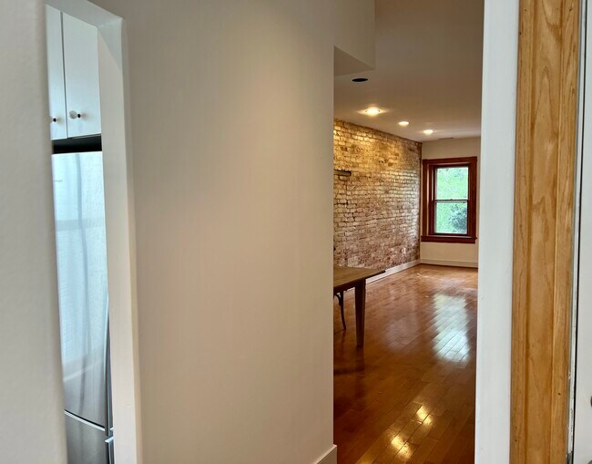 Building Photo - 3038 R St NW