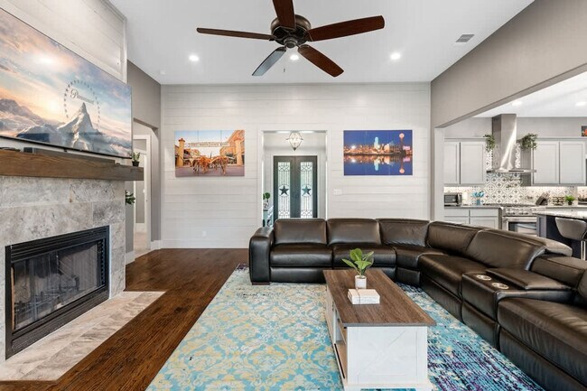 Foto del edificio - 16001 Plum Ln