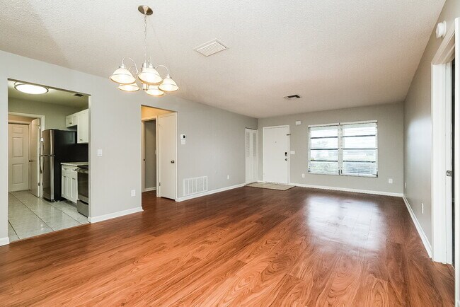 Foto del edificio - 9350 Bayside Ct