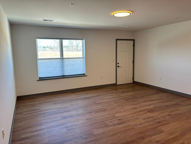 Building Photo - 1204 Dayton St