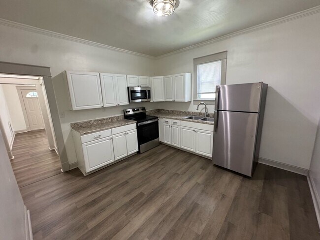 Foto del edificio - Charming 1BR Apartment in Bristol, TN - Cozy Living Awaits!