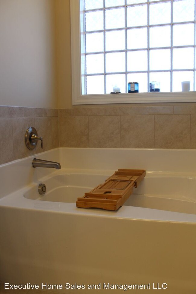 Foto del edificio - 3 br, 2 bath House - 301 Joyland Drive