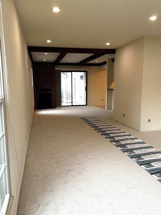 Building Photo - 1446 Pebblecreek Dr