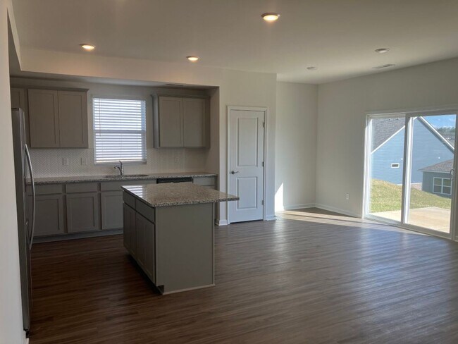 Foto del edificio - Resort like Amenities- Newly Built Home