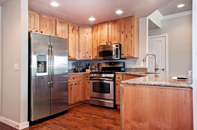 Kitchen - 6002 St Moritz Dr