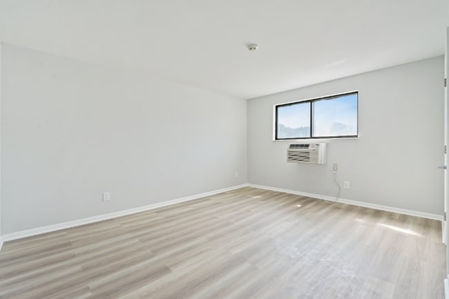 Building Photo - 110 Butler St