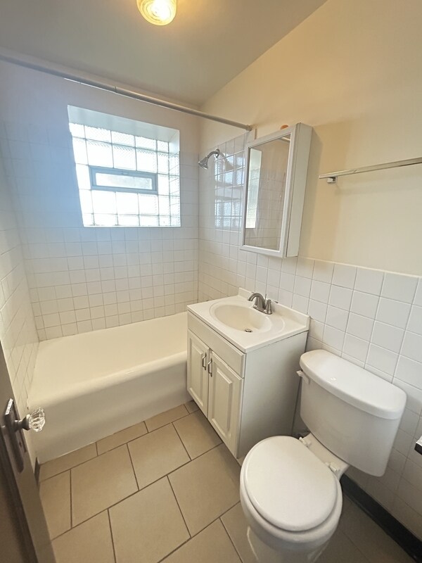 Foto del edificio - 8907 S Cottage Grove Ave